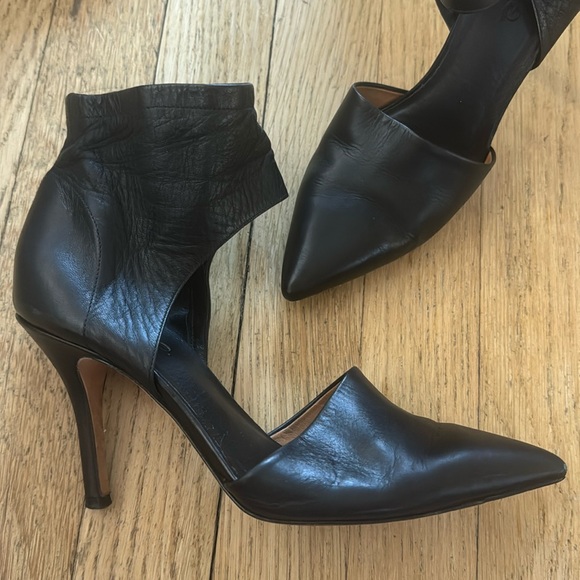 VINCE 35 1/2 (US 5.5) lamb skin zipper heel bootie - Picture 2 of 5